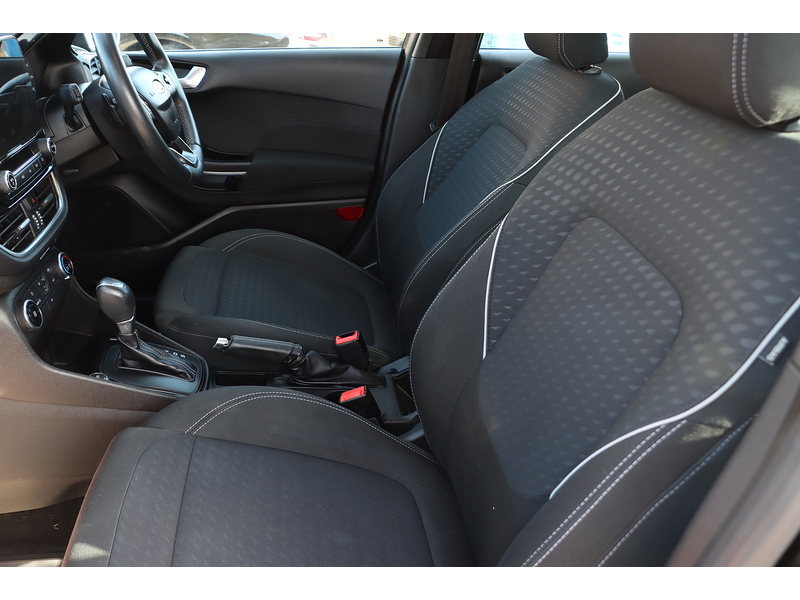 Ford 1.0T ECOBOOST ZETEC HATCHBACK 5DR PETROL AUTO SAT NAV BLUETOOTH DAB STEREO APPLE CARPLAY REAR CAMERA PARKING AIDS JUST 2 OWNERS ONLY 28000 MILES SH 92-96 Mitcham Road