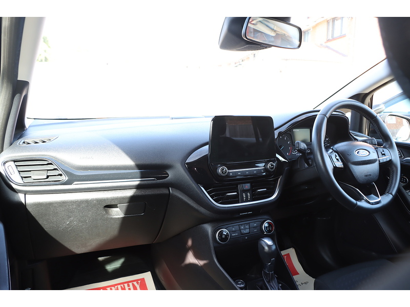 Ford 1.0T ECOBOOST ZETEC HATCHBACK 5DR PETROL AUTO SAT NAV BLUETOOTH DAB STEREO APPLE CARPLAY REAR CAMERA PARKING AIDS JUST 2 OWNERS ONLY 28000 MILES SH 92-96 Mitcham Road