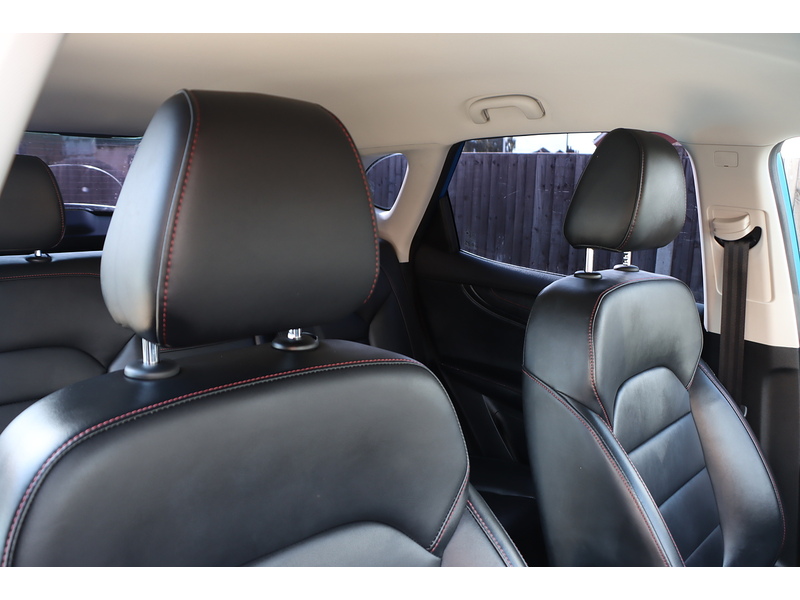 MG 1.5 T-GDI EXCITE SUV 5DR PETROL DCT AUTO SAT NAV BLUETOOTH DAB STEREO APPLE CARPLAY REAR CAMERA WITH PARKING AIDS JUST 2 OWNERS ONLY 55000 MILES SH 72-74 Mitcham Road