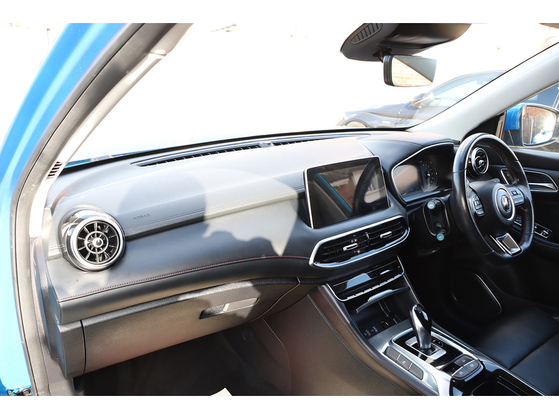 MG 1.5 T-GDI EXCITE SUV 5DR PETROL DCT AUTO SAT NAV BLUETOOTH DAB STEREO APPLE CARPLAY REAR CAMERA WITH PARKING AIDS JUST 2 OWNERS ONLY 55000 MILES SH 72-74 Mitcham Road