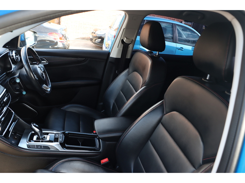 MG 1.5 T-GDI EXCITE SUV 5DR PETROL DCT AUTO SAT NAV BLUETOOTH DAB STEREO APPLE CARPLAY REAR CAMERA WITH PARKING AIDS JUST 2 OWNERS ONLY 55000 MILES SH 72-74 Mitcham Road