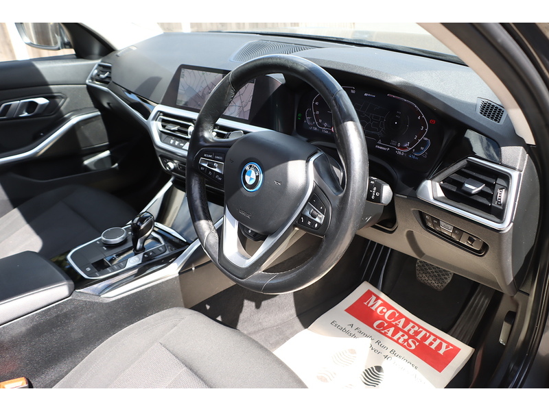 BMW 330E 2.0 12KWH SE PRO TOURING 5DR PETROL PLUG-IN HYBRID AUTO SUNROOF SAT NAV BLUETOOTH APPLE CARPLAY REAR CAMERA PARKING AIDS 2 OWNERS 74000 MILES SH 72-74 Mitcham Road