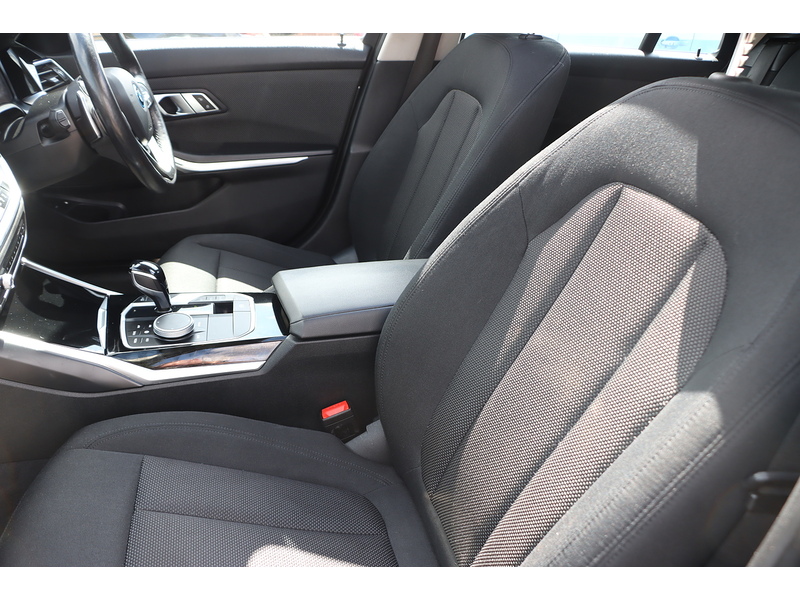 BMW 330E 2.0 12KWH SE PRO TOURING 5DR PETROL PLUG-IN HYBRID AUTO SUNROOF SAT NAV BLUETOOTH APPLE CARPLAY REAR CAMERA PARKING AIDS 2 OWNERS 74000 MILES SH 72-74 Mitcham Road
