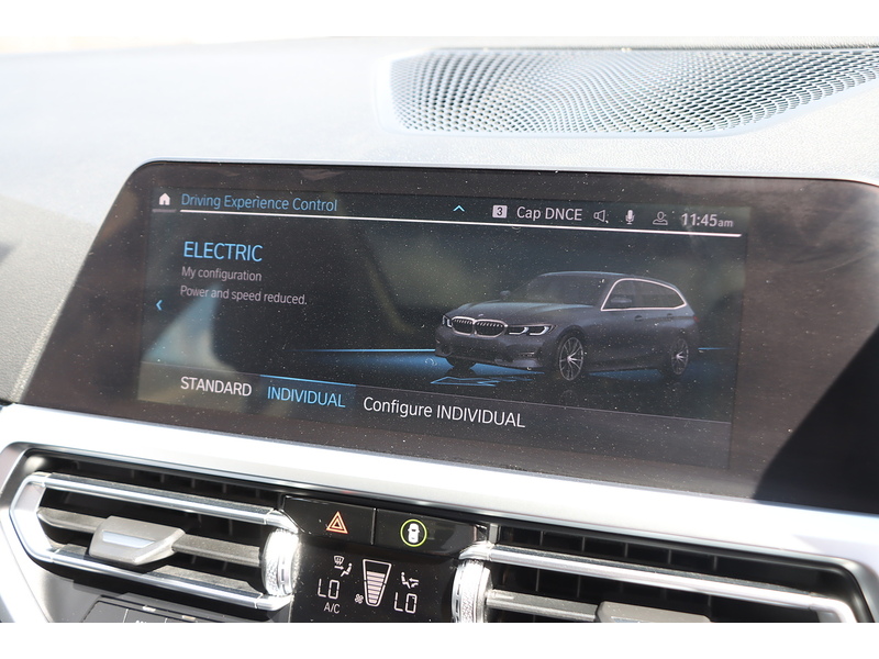 BMW 330E 2.0 12KWH SE PRO TOURING 5DR PETROL PLUG-IN HYBRID AUTO SUNROOF SAT NAV BLUETOOTH APPLE CARPLAY REAR CAMERA PARKING AIDS 2 OWNERS 74000 MILES SH 72-74 Mitcham Road