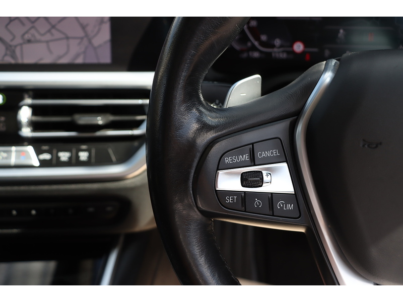 BMW 330E 2.0 12KWH SE PRO TOURING 5DR PETROL PLUG-IN HYBRID AUTO SUNROOF SAT NAV BLUETOOTH APPLE CARPLAY REAR CAMERA PARKING AIDS 2 OWNERS 74000 MILES SH 72-74 Mitcham Road