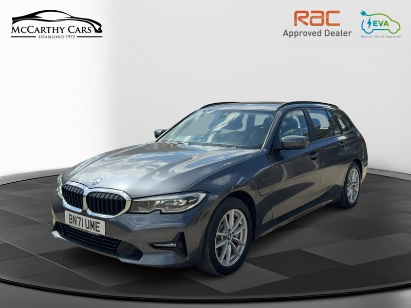 BMW 330E 2.0 12KWH SE PRO TOURING 5DR PETROL PLUG-IN HYBRID AUTO SUNROOF SAT NAV BLUETOOTH APPLE CARPLAY REAR CAMERA PARKING AIDS 2 OWNERS 74000 MILES SH 72-74 Mitcham Road