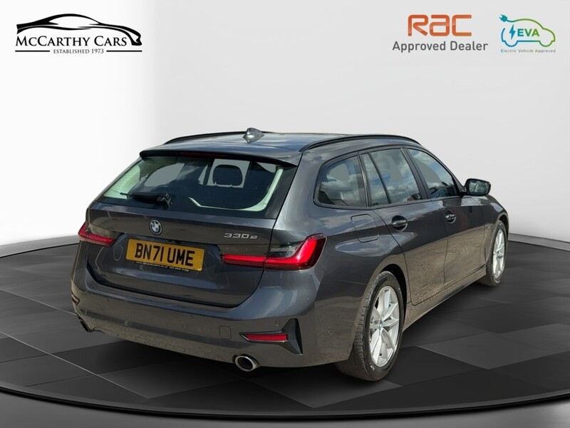 BMW 330E 2.0 12KWH SE PRO TOURING 5DR PETROL PLUG-IN HYBRID AUTO SUNROOF SAT NAV BLUETOOTH APPLE CARPLAY REAR CAMERA PARKING AIDS 2 OWNERS 74000 MILES SH 72-74 Mitcham Road
