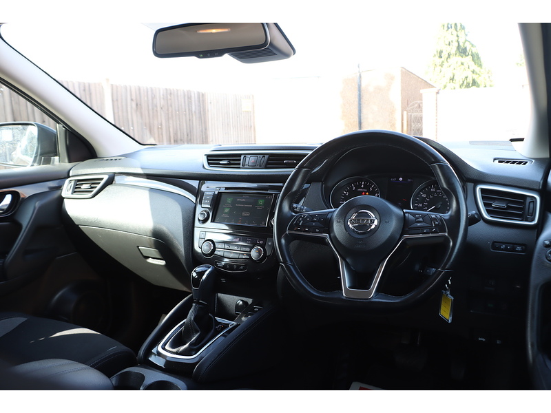 Nissan 1.3 DIG-T ACENTA PREMIUM SUV 5DR PETROL DCT AUTO SAT NAV BLUETOOTH DAB STEREO APPLE CARPLAY REAR CAMERA PARKING AIDS JUST 2 OWNERS ONLY 43000 MILES SH 92-96 Mitcham Road
