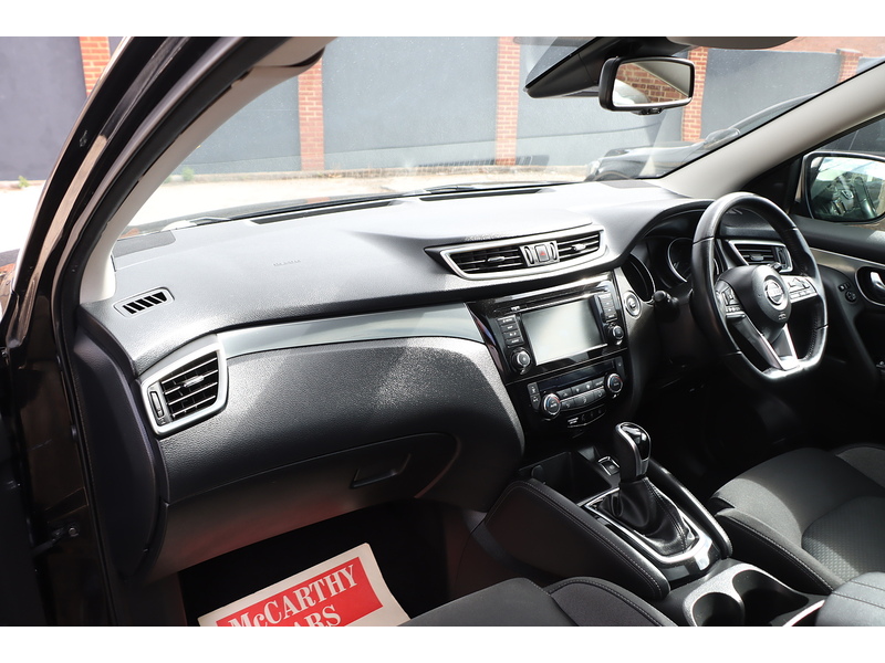 Nissan 1.3 DIG-T N-CONNECTA SUV 5DR PETROL DCT AUTO PAN ROOF SAT NAV BLUETOOTH DAB STEREO APPLE CARPLAY REAR CAMERA PARKING AIDS 2 OWNERS ONLY 46000 MILES SH 72-74 Mitcham Road