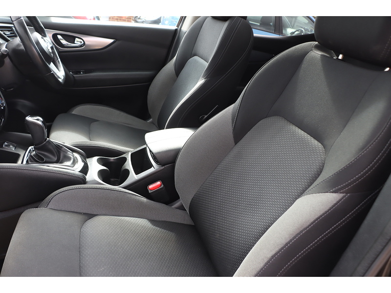 Nissan 1.3 DIG-T N-CONNECTA SUV 5DR PETROL DCT AUTO PAN ROOF SAT NAV BLUETOOTH DAB STEREO APPLE CARPLAY REAR CAMERA PARKING AIDS 2 OWNERS ONLY 46000 MILES SH 72-74 Mitcham Road
