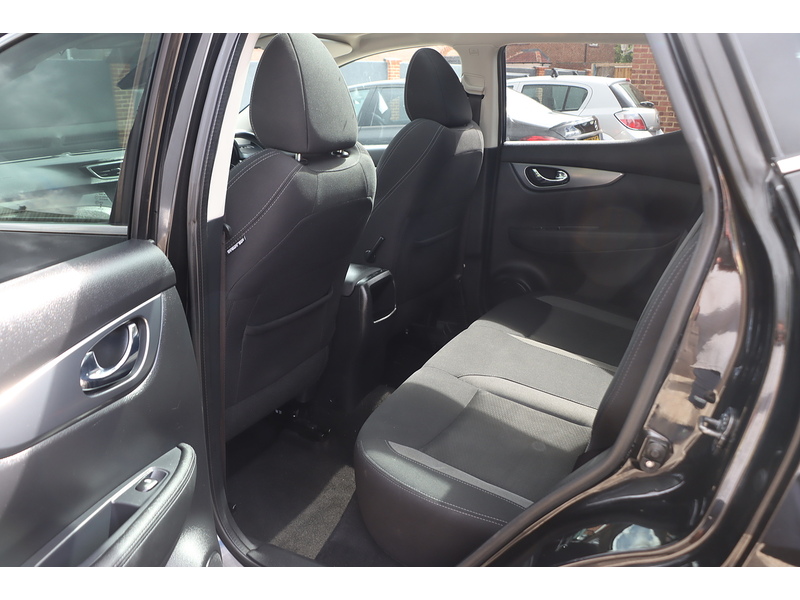 Nissan 1.3 DIG-T N-CONNECTA SUV 5DR PETROL DCT AUTO PAN ROOF SAT NAV BLUETOOTH DAB STEREO APPLE CARPLAY REAR CAMERA PARKING AIDS 2 OWNERS ONLY 46000 MILES SH 72-74 Mitcham Road