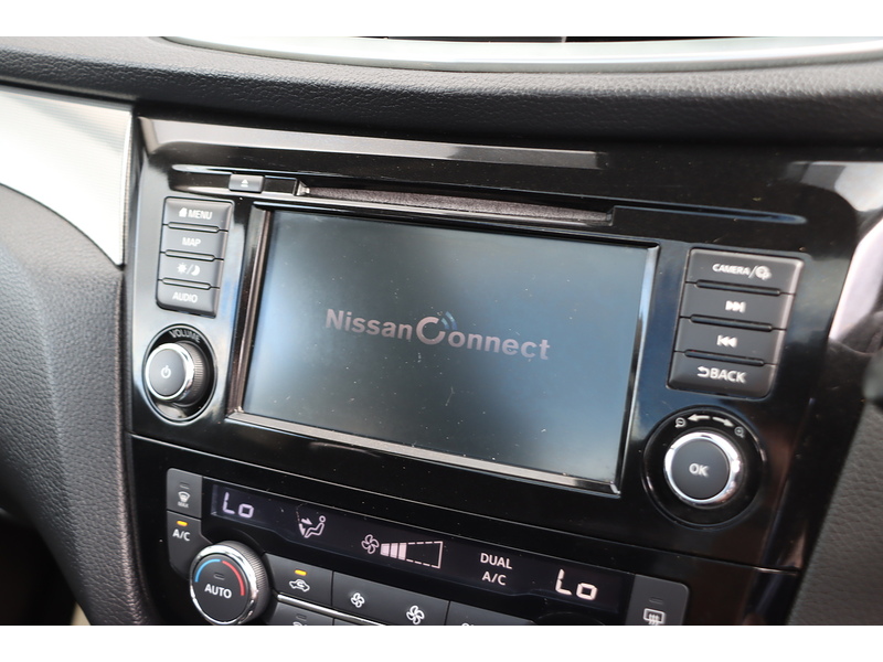 Nissan 1.3 DIG-T N-CONNECTA SUV 5DR PETROL DCT AUTO PAN ROOF SAT NAV BLUETOOTH DAB STEREO APPLE CARPLAY REAR CAMERA PARKING AIDS 2 OWNERS ONLY 46000 MILES SH 72-74 Mitcham Road