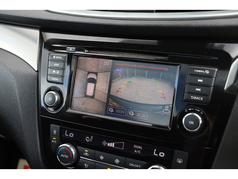 Nissan 1.3 DIG-T N-CONNECTA SUV 5DR PETROL DCT AUTO PAN ROOF SAT NAV BLUETOOTH DAB STEREO APPLE CARPLAY REAR CAMERA PARKING AIDS 2 OWNERS ONLY 46000 MILES SH 72-74 Mitcham Road