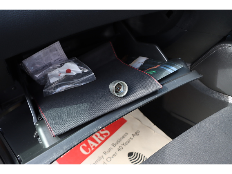 Nissan 1.3 DIG-T N-CONNECTA SUV 5DR PETROL DCT AUTO PAN ROOF SAT NAV BLUETOOTH DAB STEREO APPLE CARPLAY REAR CAMERA PARKING AIDS 2 OWNERS ONLY 46000 MILES SH 72-74 Mitcham Road