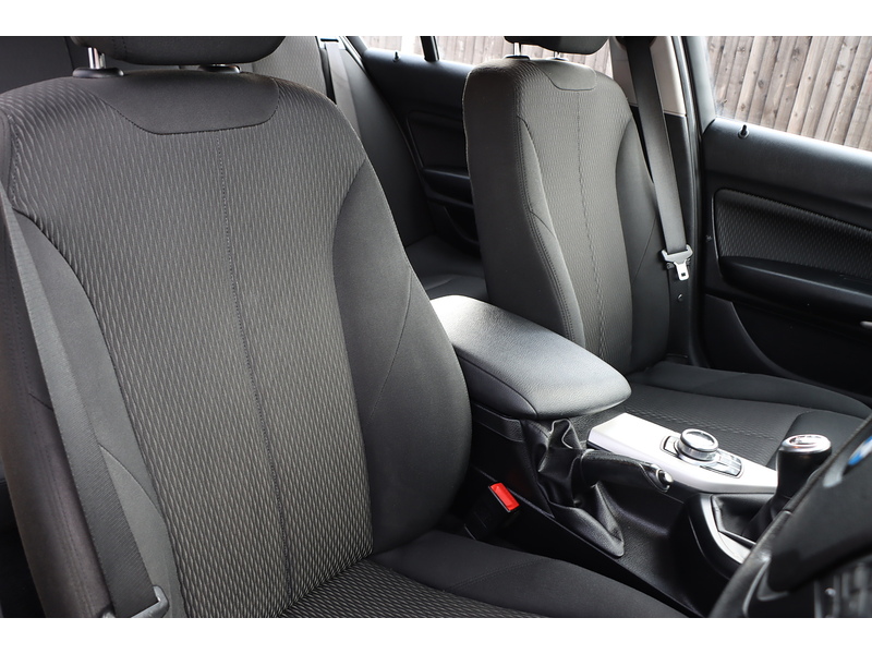 BMW 118I 1.5 SE HATCHBACK 5DR PETROL MANUAL SAT NAV BLUETOOTH DAB STEREO AIR CON PARKING AIDS JUST 1 OWNER FROM NEW ONLY 61000 MILES SH NO ULEZ CHARGE 72-74 Mitcham Road