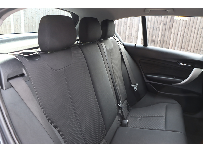 BMW 118I 1.5 SE HATCHBACK 5DR PETROL MANUAL SAT NAV BLUETOOTH DAB STEREO AIR CON PARKING AIDS JUST 1 OWNER FROM NEW ONLY 61000 MILES SH NO ULEZ CHARGE 72-74 Mitcham Road