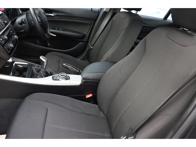 BMW 118I 1.5 SE HATCHBACK 5DR PETROL MANUAL SAT NAV BLUETOOTH DAB STEREO AIR CON PARKING AIDS JUST 1 OWNER FROM NEW ONLY 61000 MILES SH NO ULEZ CHARGE 72-74 Mitcham Road