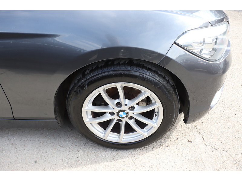BMW 118I 1.5 SE HATCHBACK 5DR PETROL MANUAL SAT NAV BLUETOOTH DAB STEREO AIR CON PARKING AIDS JUST 1 OWNER FROM NEW ONLY 61000 MILES SH NO ULEZ CHARGE 72-74 Mitcham Road
