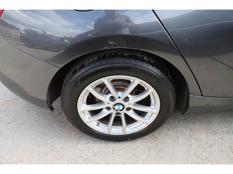 BMW 118I 1.5 SE HATCHBACK 5DR PETROL MANUAL SAT NAV BLUETOOTH DAB STEREO AIR CON PARKING AIDS JUST 1 OWNER FROM NEW ONLY 61000 MILES SH NO ULEZ CHARGE 72-74 Mitcham Road