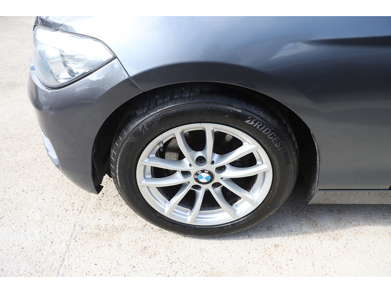 BMW 118I 1.5 SE HATCHBACK 5DR PETROL MANUAL SAT NAV BLUETOOTH DAB STEREO AIR CON PARKING AIDS JUST 1 OWNER FROM NEW ONLY 61000 MILES SH NO ULEZ CHARGE 72-74 Mitcham Road