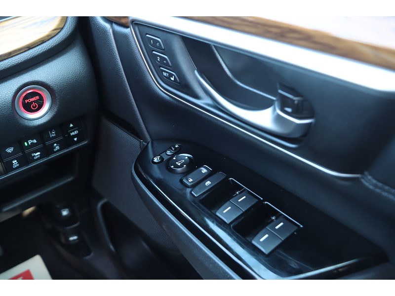 Honda 2.0 h i-MMD EX SUV 5dr Petrol Hybrid eCVT 4WD Euro 6 (s/s) (184 ps) 72-74 Mitcham Road