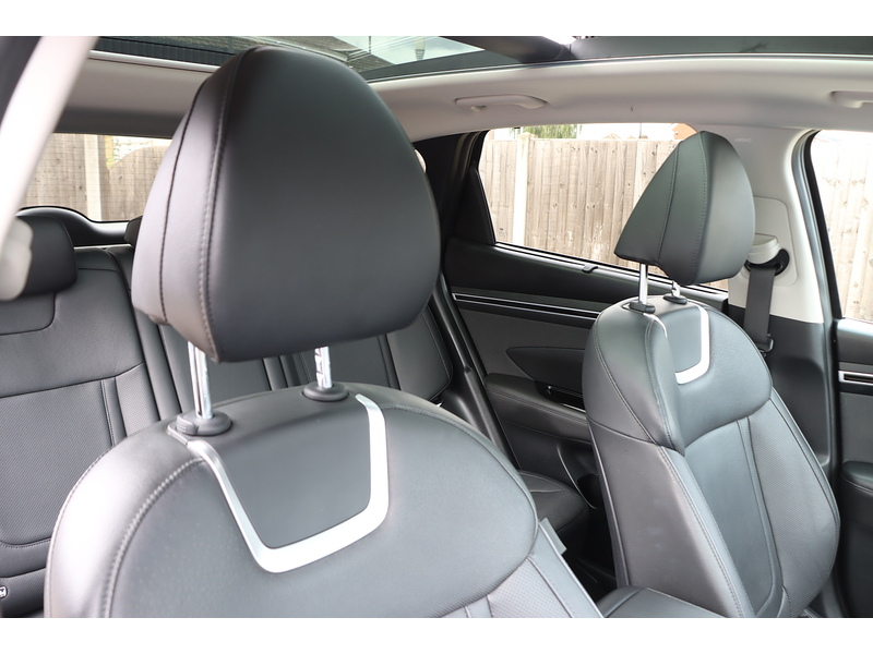 Hyundai 1.6 T-GDI 13.8KWH ULTIMATE SUV 5DR PETROL PLUG-IN HYBRID 4WD AUTO SUNROOF HEATED SEAT SATNAV BLUETOOTH APPLE CARPLAY REAR CAM 2 OWNERS 50000 MILES FSH 92-96 Mitcham Road
