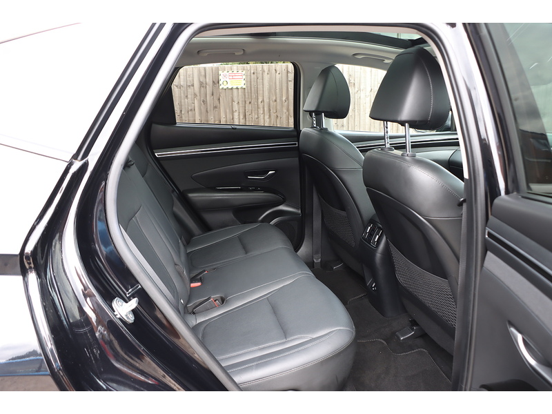 Hyundai 1.6 T-GDI 13.8KWH ULTIMATE SUV 5DR PETROL PLUG-IN HYBRID 4WD AUTO SUNROOF HEATED SEAT SATNAV BLUETOOTH APPLE CARPLAY REAR CAM 2 OWNERS 50000 MILES FSH 92-96 Mitcham Road