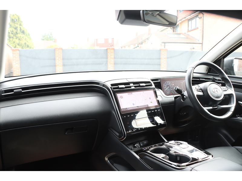 Hyundai 1.6 T-GDI 13.8KWH ULTIMATE SUV 5DR PETROL PLUG-IN HYBRID 4WD AUTO SUNROOF HEATED SEAT SATNAV BLUETOOTH APPLE CARPLAY REAR CAM 2 OWNERS 50000 MILES FSH 92-96 Mitcham Road