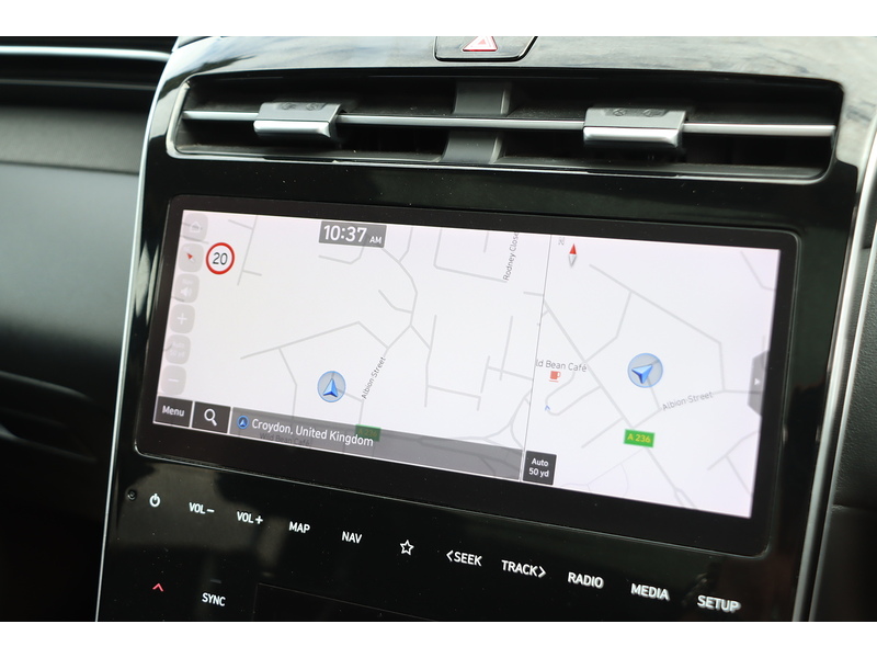 Hyundai 1.6 T-GDI 13.8KWH ULTIMATE SUV 5DR PETROL PLUG-IN HYBRID 4WD AUTO SUNROOF HEATED SEAT SATNAV BLUETOOTH APPLE CARPLAY REAR CAM 2 OWNERS 50000 MILES FSH 92-96 Mitcham Road