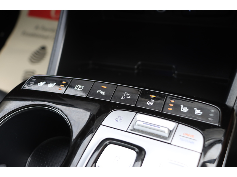 Hyundai 1.6 T-GDI 13.8KWH ULTIMATE SUV 5DR PETROL PLUG-IN HYBRID 4WD AUTO SUNROOF HEATED SEAT SATNAV BLUETOOTH APPLE CARPLAY REAR CAM 2 OWNERS 50000 MILES FSH 92-96 Mitcham Road