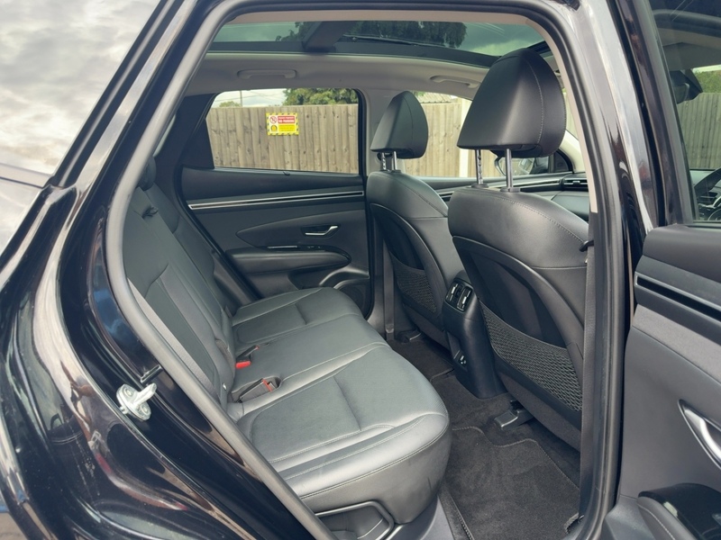 Hyundai 1.6 T-GDI 13.8KWH ULTIMATE SUV 5DR PETROL PLUG-IN HYBRID 4WD AUTO SUNROOF HEATED SEAT SATNAV BLUETOOTH APPLE CARPLAY REAR CAM 2 OWNERS 50000 MILES FSH 92-96 Mitcham Road