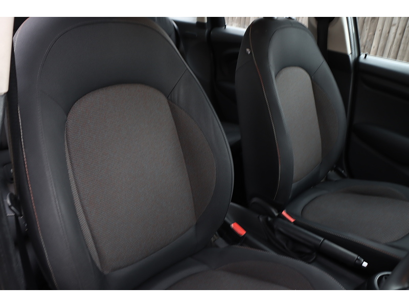 MINI 1.5 COOPER HATCHBACK 5DR PETROL AUTO BLUETOOTH DAB STEREO AIR CON PARKING AIDS JUST 2 OWNERS SAME OWNER FOR 8 YEARS ONLY 64000 MILES SH £35 ROAD TAX 72-74 Mitcham Road