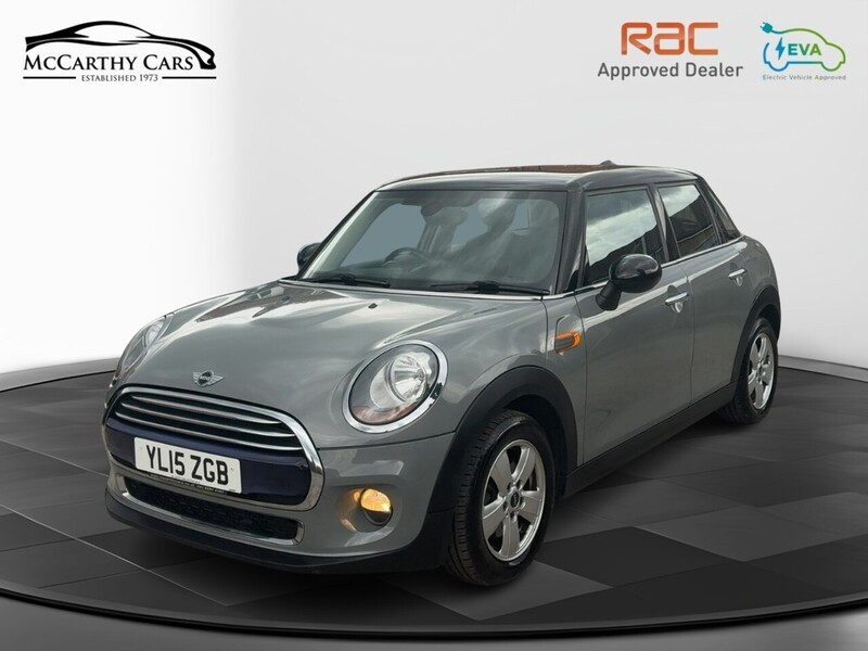 MINI 1.5 COOPER HATCHBACK 5DR PETROL AUTO BLUETOOTH DAB STEREO AIR CON PARKING AIDS JUST 2 OWNERS SAME OWNER FOR 8 YEARS ONLY 64000 MILES SH £35 ROAD TAX 72-74 Mitcham Road