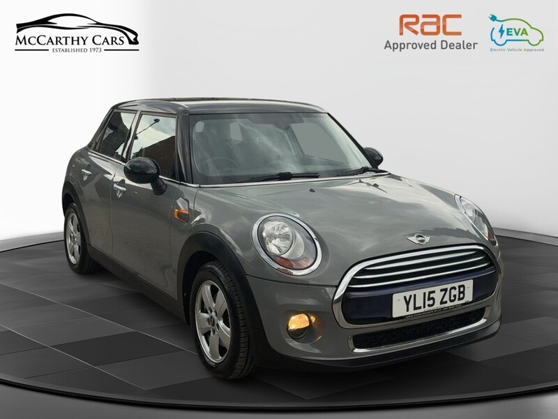 MINI 1.5 COOPER HATCHBACK 5DR PETROL AUTO BLUETOOTH DAB STEREO AIR CON PARKING AIDS JUST 2 OWNERS SAME OWNER FOR 8 YEARS ONLY 64000 MILES SH £35 ROAD TAX 72-74 Mitcham Road