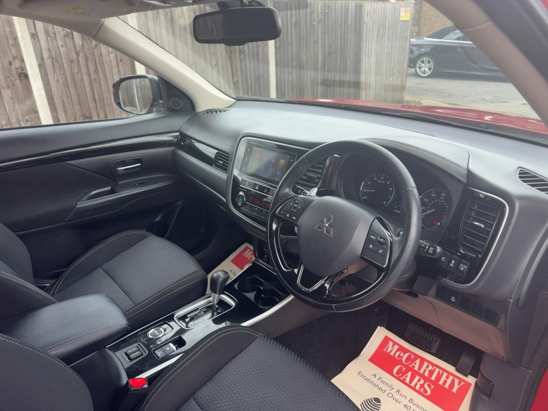 Mitsubishi 2.0 MIVEC JURO AUTO 7 SEATER HEATED SEATS SAT NAV BLUETOOTH DAB STEREO APPLE CARPLAY REAR CAMERA 2 OWNERS SAME OWNER FOR 3 YEARS ONLY 30000 MILES FSH 72-74 Mitcham Road