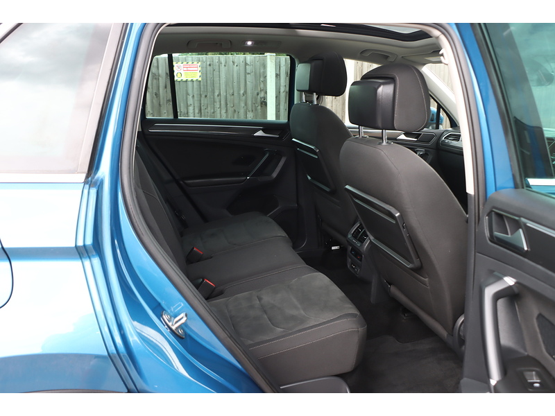 Volkswagen 2.0 TSI SEL SUV 5DR PETROL DSG 4MOTION AUTO SUNROOF HEATED SEATS SAT NAV BLUETOOTH DAB STEREO APPLE CARPLAY PARKING AIDS JUST 1 OWNER 48000 MILES SH 72-74 Mitcham Road