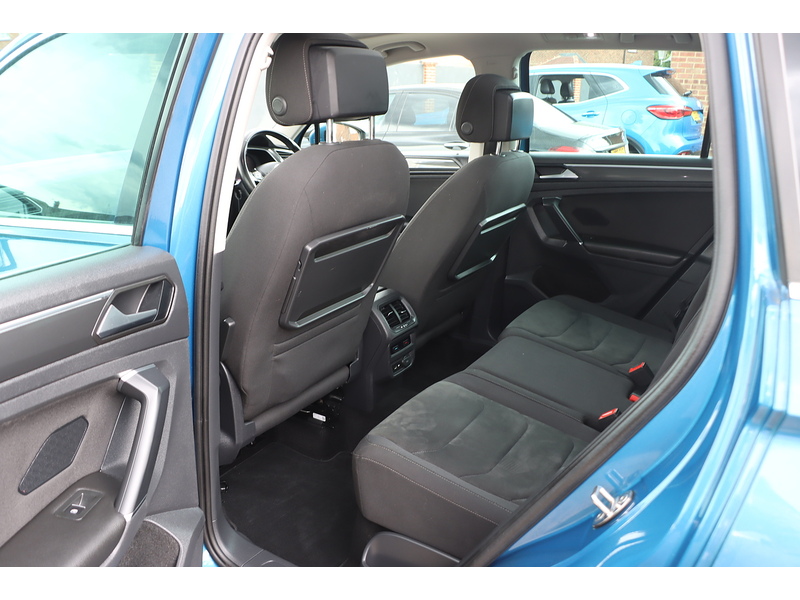 Volkswagen 2.0 TSI SEL SUV 5DR PETROL DSG 4MOTION AUTO SUNROOF HEATED SEATS SAT NAV BLUETOOTH DAB STEREO APPLE CARPLAY PARKING AIDS JUST 1 OWNER 48000 MILES SH 72-74 Mitcham Road