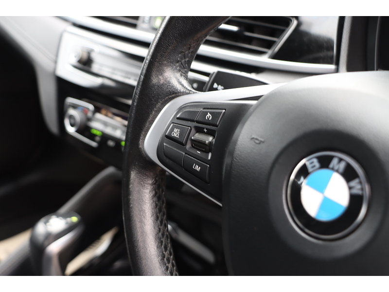 BMW 1.5 25E 10KWH XLINE SUV 5DR PETROL PLUG-IN HYBRID XDRIVE AUTO HEATED SEATS SAT NAV BLUETOOTH APPLE CARPLAY PARKING AIDS JUST 1 OWNER 65000 MILES FSH 72-74 Mitcham Road