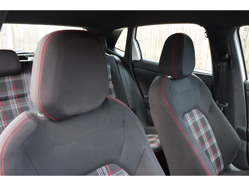 Volkswagen 2.0 TSI GTI HATCHBACK 5DR PETROL DSG AUTO BLUETOOTH DAB RADIO USB INPUT APPLE CARPLAY PARKING AIDS 1 OWNER FROM NEW ONLY 40000 MILES SH NO ULEZ CHARGE 72-74 Mitcham Road