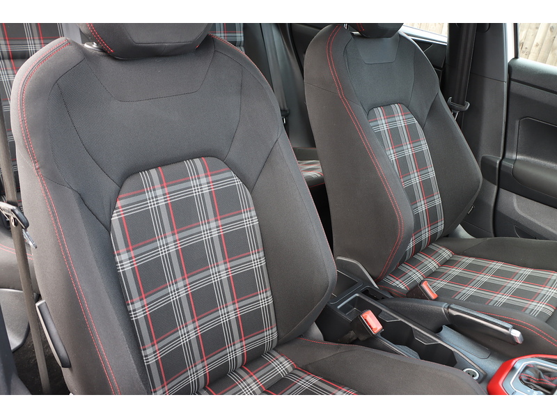 Volkswagen 2.0 TSI GTI HATCHBACK 5DR PETROL DSG AUTO BLUETOOTH DAB RADIO USB INPUT APPLE CARPLAY PARKING AIDS 1 OWNER FROM NEW ONLY 40000 MILES SH NO ULEZ CHARGE 72-74 Mitcham Road
