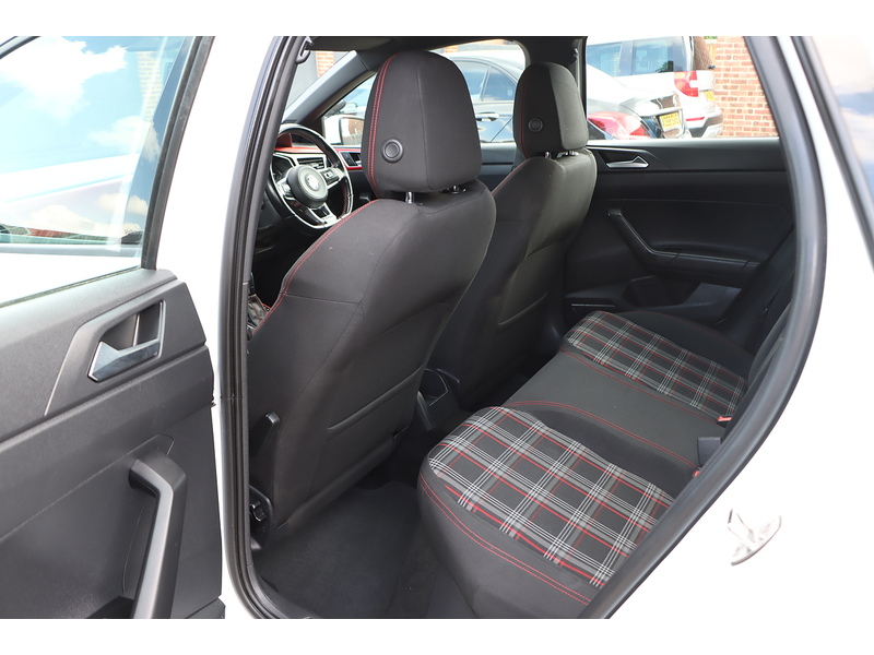Volkswagen 2.0 TSI GTI HATCHBACK 5DR PETROL DSG AUTO BLUETOOTH DAB RADIO USB INPUT APPLE CARPLAY PARKING AIDS 1 OWNER FROM NEW ONLY 40000 MILES SH NO ULEZ CHARGE 72-74 Mitcham Road
