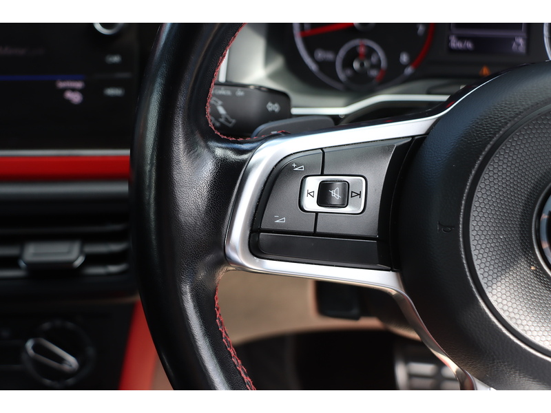 Volkswagen 2.0 TSI GTI HATCHBACK 5DR PETROL DSG AUTO BLUETOOTH DAB RADIO USB INPUT APPLE CARPLAY PARKING AIDS 1 OWNER FROM NEW ONLY 40000 MILES SH NO ULEZ CHARGE 72-74 Mitcham Road