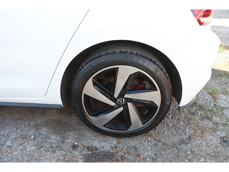 Volkswagen 2.0 TSI GTI HATCHBACK 5DR PETROL DSG AUTO BLUETOOTH DAB RADIO USB INPUT APPLE CARPLAY PARKING AIDS 1 OWNER FROM NEW ONLY 40000 MILES SH NO ULEZ CHARGE 72-74 Mitcham Road