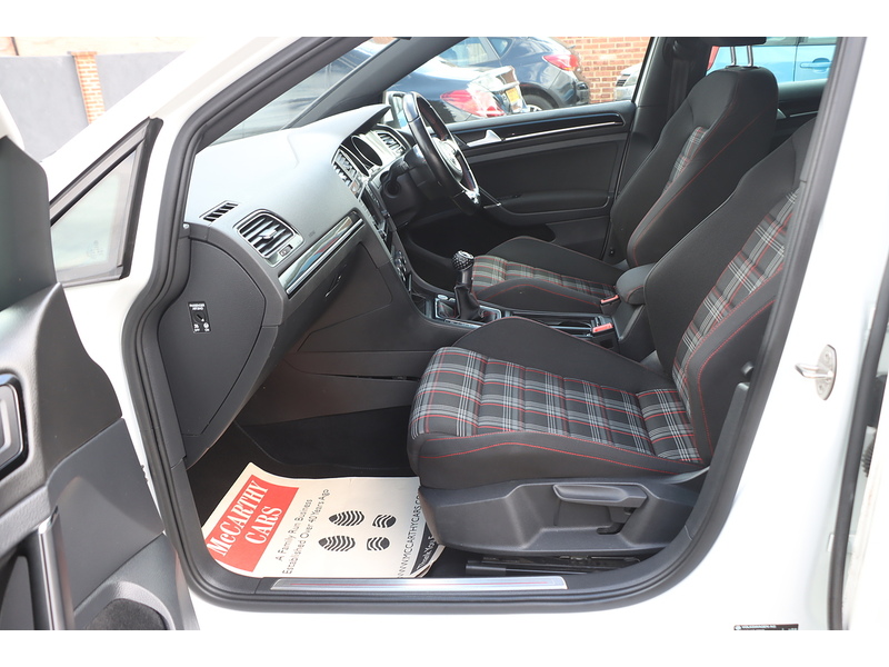 Volkswagen 2.0 TSI BLUEMOTION TECH GTI PERFORMANCE HATCHBACK 5DR PETROL MANUAL HEATED SEATS SAT NAV BLUETOOTH STEREO PARKING AIDS 110000 MILES FSH NO ULEZ CHARGE 72-74 Mitcham Road