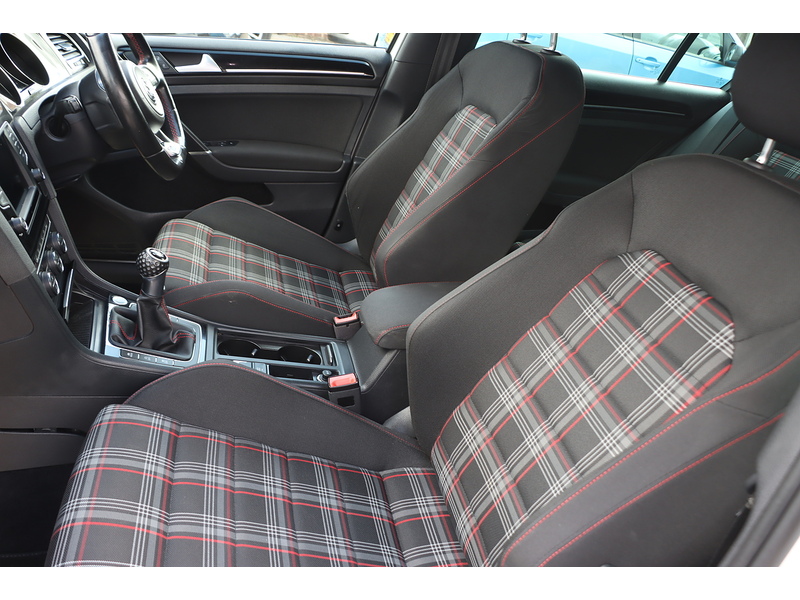 Volkswagen 2.0 TSI BLUEMOTION TECH GTI PERFORMANCE HATCHBACK 5DR PETROL MANUAL HEATED SEATS SAT NAV BLUETOOTH STEREO PARKING AIDS 110000 MILES FSH NO ULEZ CHARGE 72-74 Mitcham Road