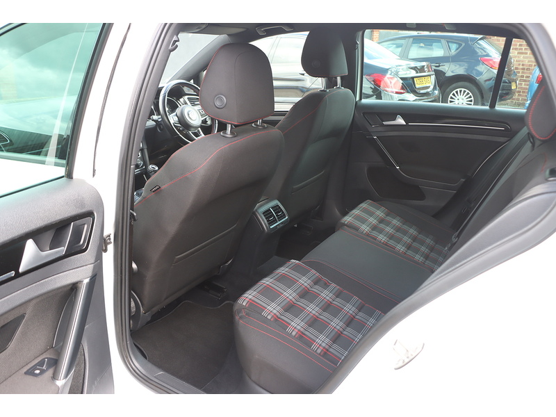 Volkswagen 2.0 TSI BLUEMOTION TECH GTI PERFORMANCE HATCHBACK 5DR PETROL MANUAL HEATED SEATS SAT NAV BLUETOOTH STEREO PARKING AIDS 110000 MILES FSH NO ULEZ CHARGE 72-74 Mitcham Road