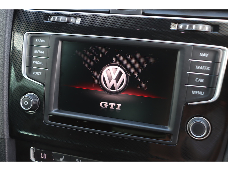 Volkswagen 2.0 TSI BLUEMOTION TECH GTI PERFORMANCE HATCHBACK 5DR PETROL MANUAL HEATED SEATS SAT NAV BLUETOOTH STEREO PARKING AIDS 110000 MILES FSH NO ULEZ CHARGE 72-74 Mitcham Road