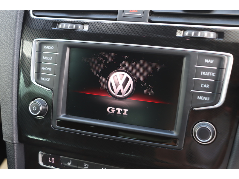 Volkswagen 2.0 TSI BLUEMOTION TECH GTI PERFORMANCE HATCHBACK 5DR PETROL MANUAL HEATED SEATS SAT NAV BLUETOOTH STEREO PARKING AIDS 110000 MILES FSH NO ULEZ CHARGE 72-74 Mitcham Road