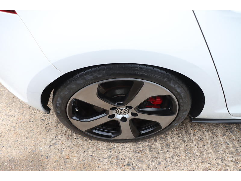 Volkswagen 2.0 TSI BLUEMOTION TECH GTI PERFORMANCE HATCHBACK 5DR PETROL MANUAL HEATED SEATS SAT NAV BLUETOOTH STEREO PARKING AIDS 110000 MILES FSH NO ULEZ CHARGE 72-74 Mitcham Road