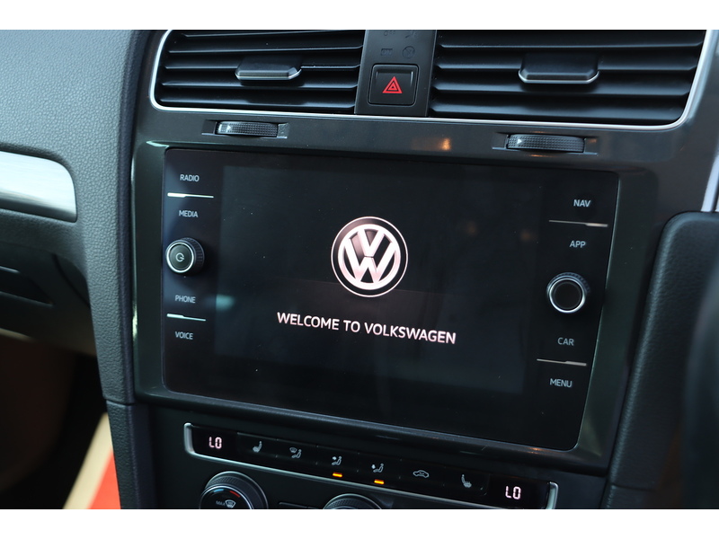 Volkswagen 1.5 TSI EVO MATCH EDITION HATCHBACK 5DR PETROL DSG AUTO HEATED SEATS SATNAV BLUETOOTH APPLE CARPLAY PARKING AIDS 1 OWNER FROM NEW ONLY 47000 MILES FSH 92-96 Mitcham Road